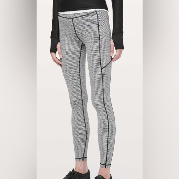 Lululemon Speed Up Tight in Teeny Tooth White Black Size 4 - Picture 1 of 10